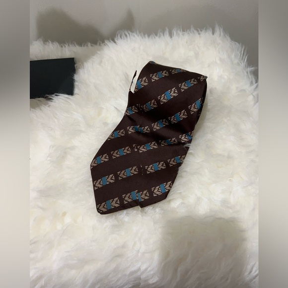 Vintage Woolf Brothers Brown Silk Tie with Blue and Cream Accents - Picture 1 of 6